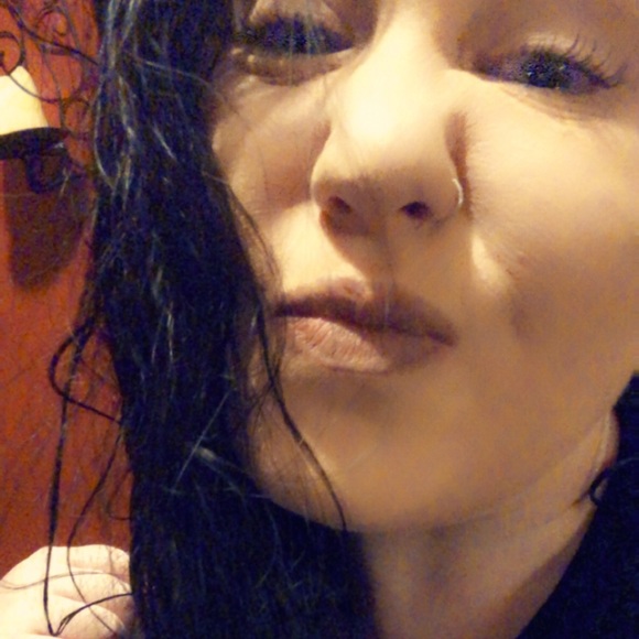 Heyyyy! I’m Amanda! - Picture 3 of 16